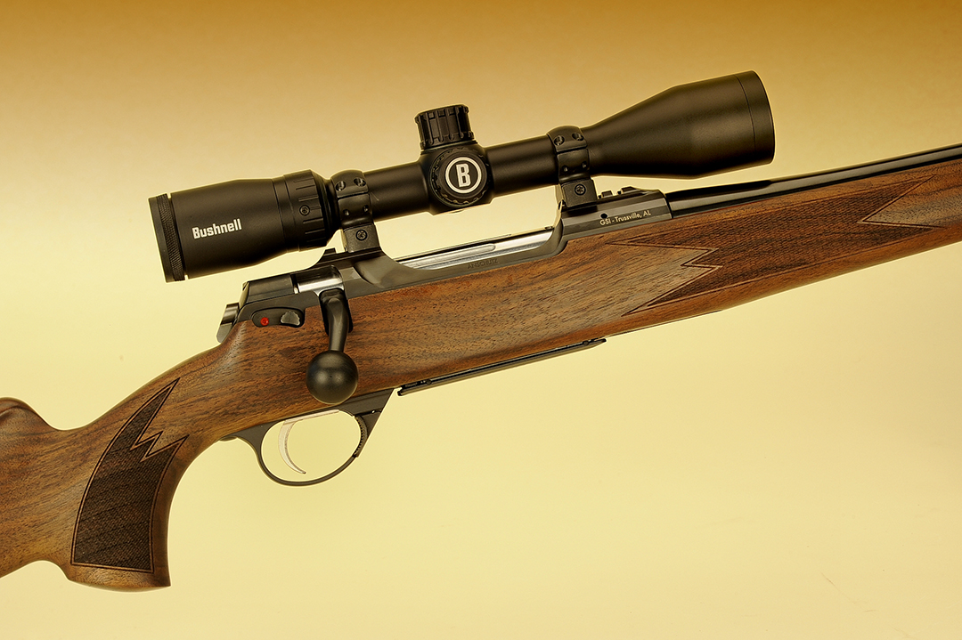 In profile, the Anschutz rifle makes for a handsome rig. Stan used medium rings to mount the scope with enough room for the objective lens and the eyepiece to clear the bolt shroud.